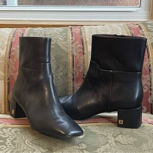 SARTO FLEXA Fabiene Bootie. Size 7.5 Women
N10-05